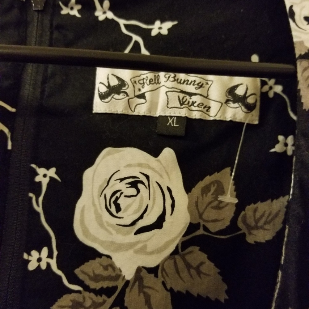 Hell Bunny XL blk & wht floral dress red ribbon